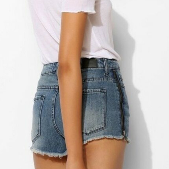 💚2/$40💚 BDG Super High Rise Cheeky Denim Shorts - Picture 1 of 7